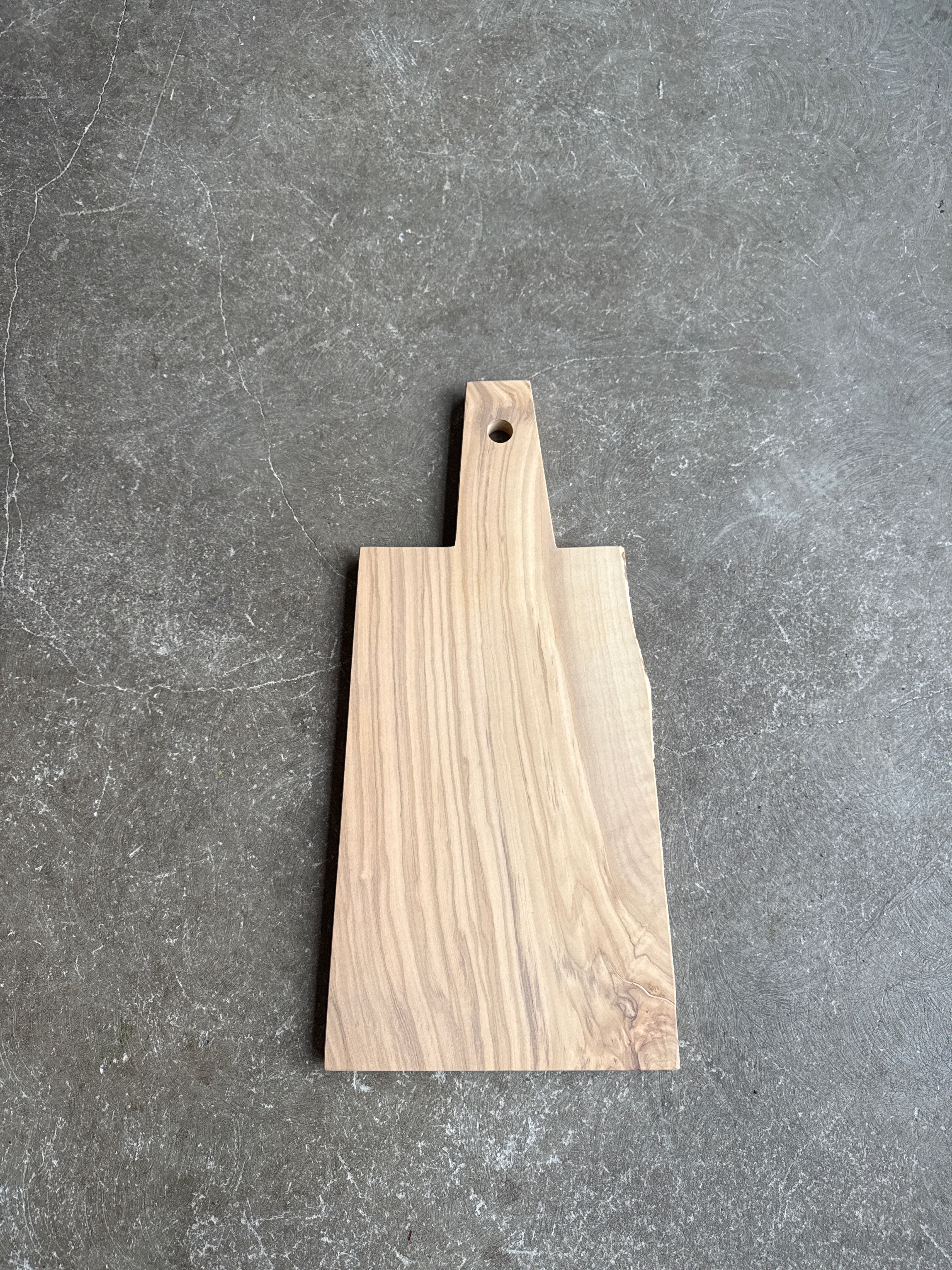 Skærebræt 45 x 21 cm i oliventræ fra Andrea Brugi