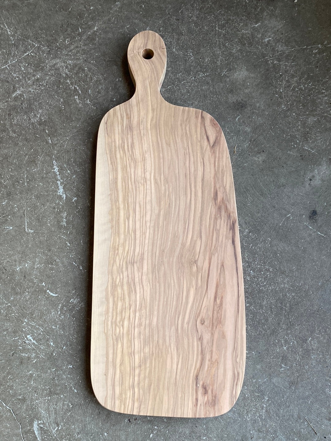 Skærebræt 55 x 20 cm i oliventræ fra Andrea Brugi