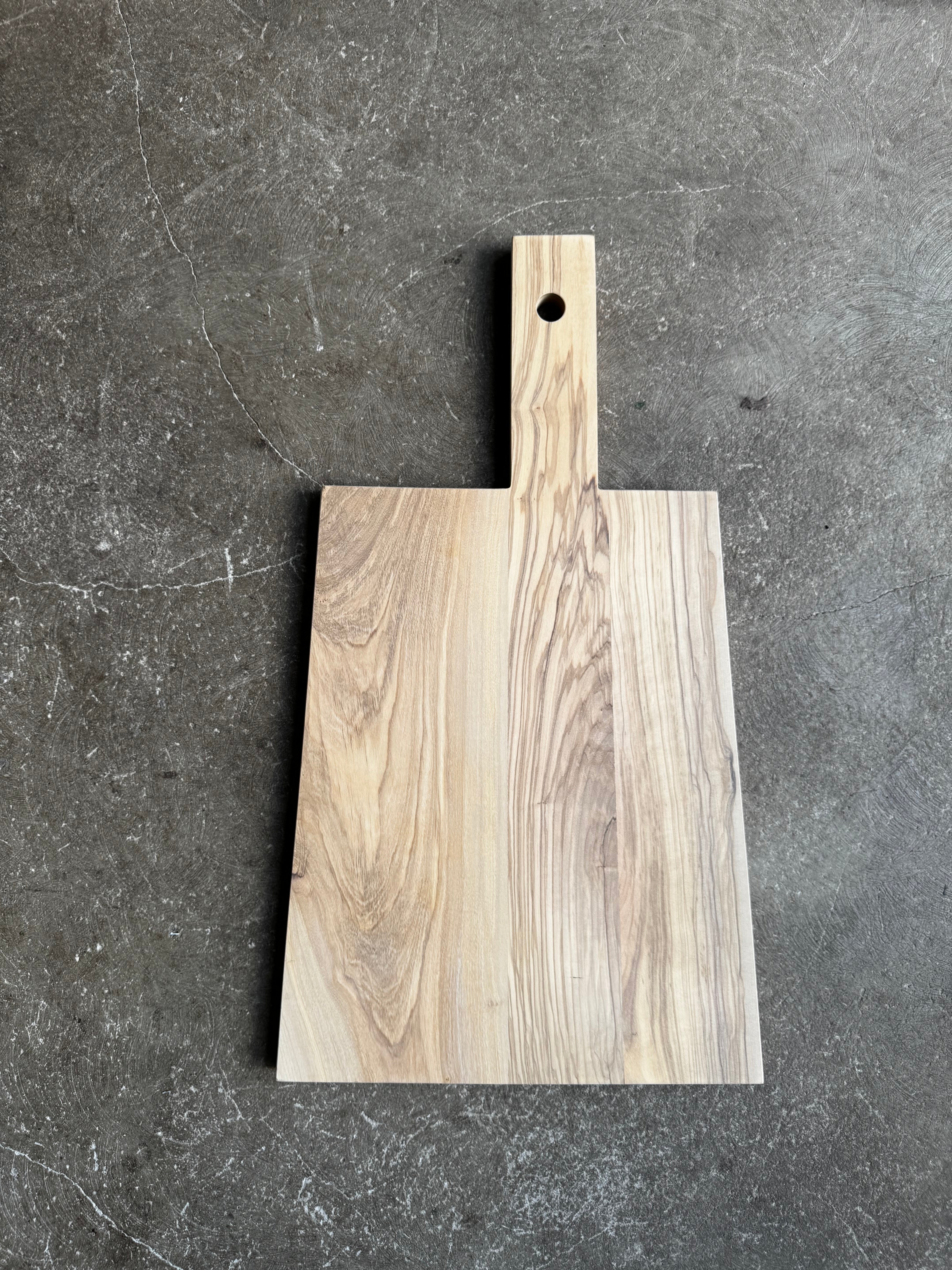 Skærebræt 53 x 30 x 1,5 cm i oliventræ fra Andrea Brugi